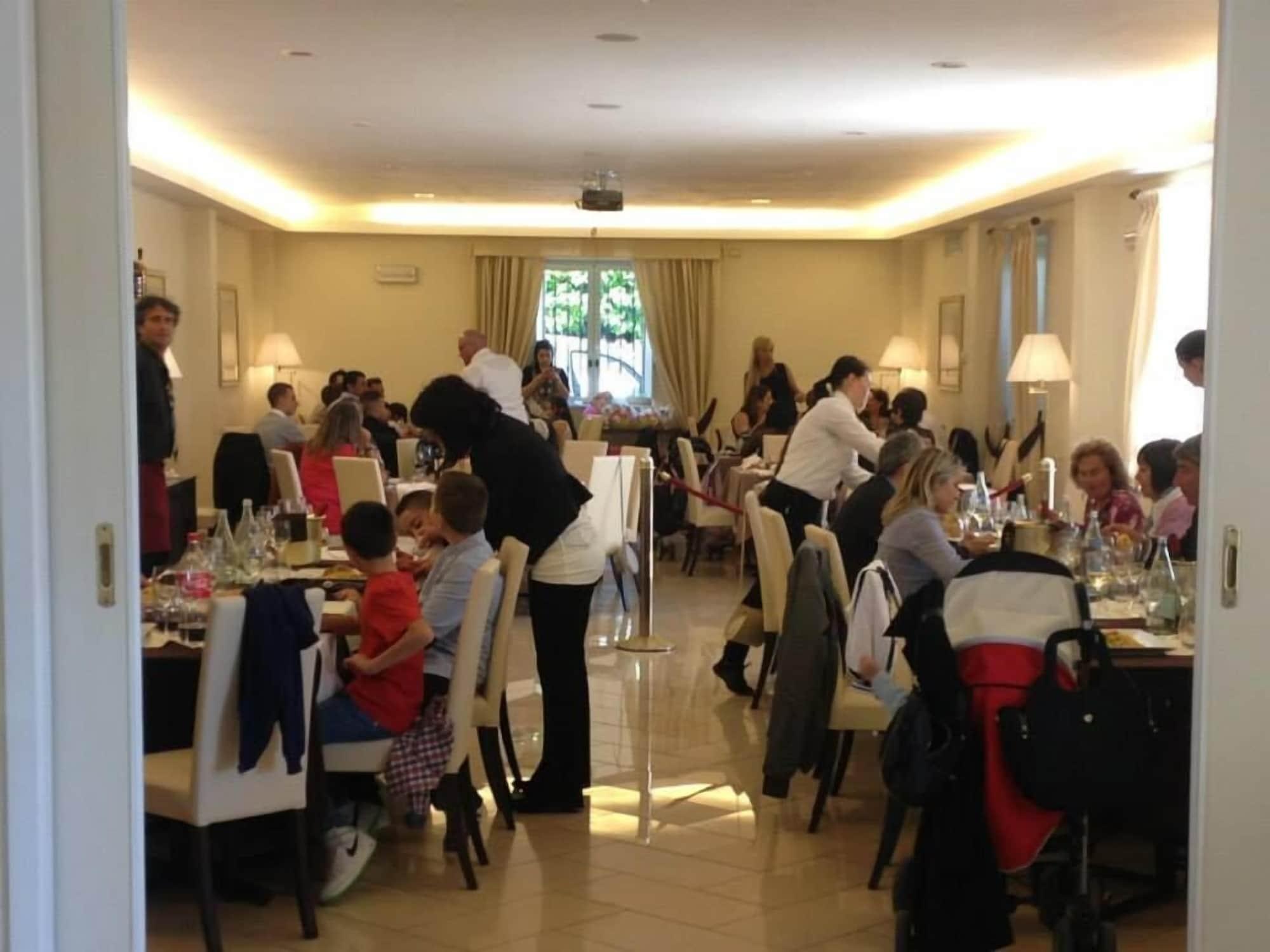 Park Hotel Villamaria Albano Laziale Eksteriør billede